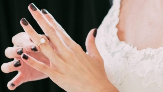 “VENA E DASHURISË”/ Pse unaza e martesës vihet në dorën e majtë
