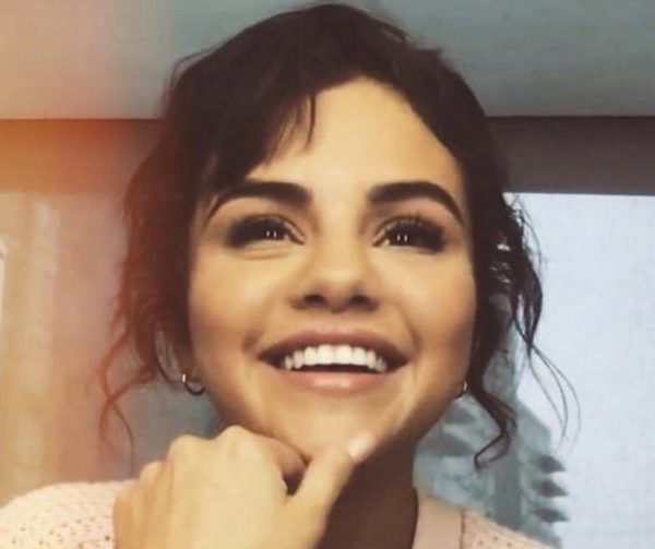 PA GRIM E ME DISA KILE MË TEPËR/ Selena Gomez më e lumtur se kurrë (FOTO)
