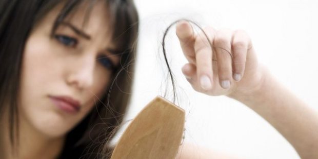 “MUND TË ZGJASI…”/ Të gjitha gjërat që duhet të dini për rënien e flokëve pas shtatzënisë