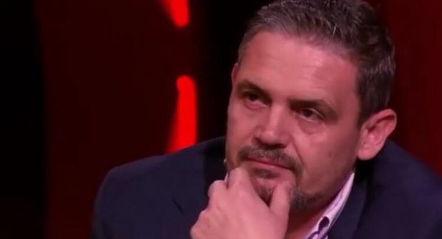 ALBAN DUDUSHI PËRLOTET NË MES TË EMISIONIT/ Merr surprizën më special nga familja