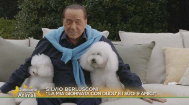 “FLENË ME MUA DHE…”/ Silvio Berlusconi rrëfen dashurinë e madhe për… qentë e tij