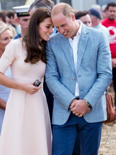 DJALI I TYRE MBUSH 1 VJEÇ/ Princ William dhe Kate Middleton publikojnë fotot e para të ditëlindjes