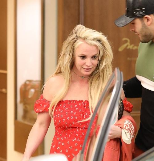 “MOS I BESONI ATO QË THONË PËR MUA”/  Britney Spears thyen heshtjen pas daljes nga psikiatria