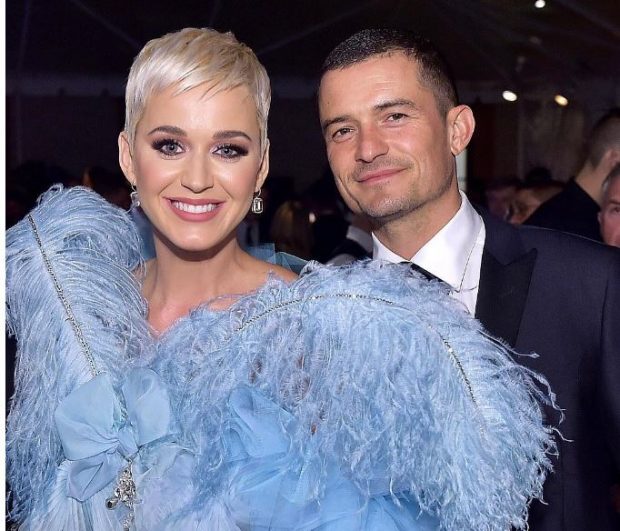 SHKONI NË HOTEL/ Orlando Bloom dhe Katy Perry fotografohen në momente intime në publik
