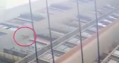 E PABESUESHME/ 6-vjeçarja bie nga kati i 26-të i kullës dhe mbijeton (VIDEO)