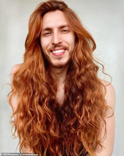KA 7 VITE QË I RRIT FLOKËT/ Flet “Rapunzel” në versionin mashkull: Vajzat dhe djemtë më kanë zili për flokët