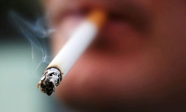 SHKENCTARËT JAPIN ALARMIN/ Pirja e duhanit mund të zvogëlojë madhësinë e penisit