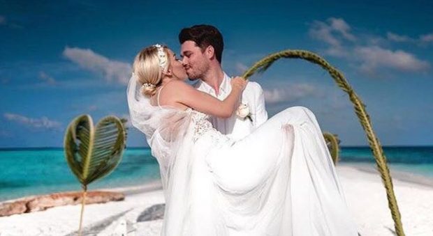 “ISHTE NJË NDJENJË FANTASTIKE”/ Bënë dasmën e fshehtë në Maldive, Albani zbulon pse nuk i treguan askujt (FOTO)