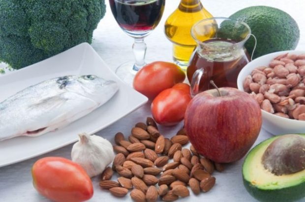 NGA ARRAT TEK FASULET/ Këto janë ushqimet që mposhtin kolesterolin