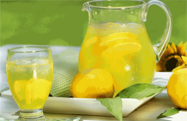 NGA ARTRITISI TEK GURËT NË VESHKË/ Sëmundjet që i lufton limonada