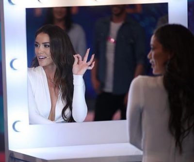 “DUA BURRË SHQIPTAR”/ Pas deklaratës së djeshme modelja shqiptare publikon mesazhet e mbërritura në llogarinë e saj