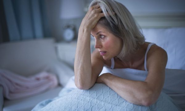 MOS JU FRIKSONI MË MITEVE TË PAVËRTETUARA/ Ja gjithçka që duhet të dini për menopauzën