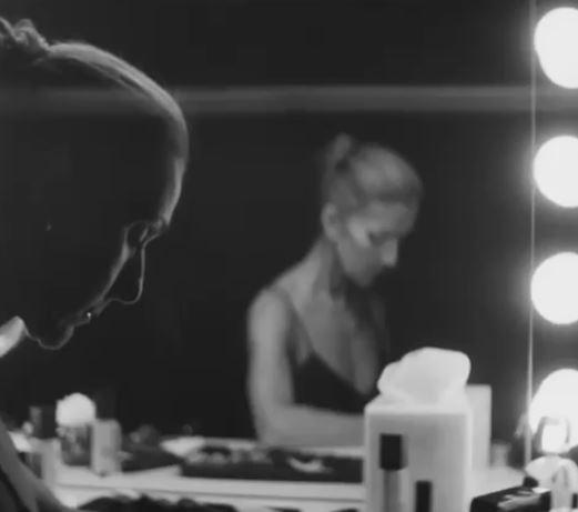 DUHET TA SHIHNI/ Celine Dion shfaqet pa make-up në videon e këngës së re: ‘Nuk jam perfekte’