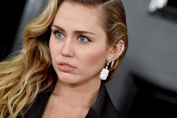 I KRAHASUAN 3 LIDHJET E FUNDIT/ Miley Cyrus reagon me komentin epik