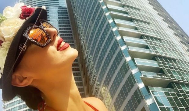 MBETËM GOJË HAPUR! Duhet ta shihni shtëpinë luksoze të Riselda Sejdijas në Dubai (VIDEO)
