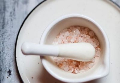 TASHMË KENI ZGJIDHJEN/ Si të dobësoheni me dietën e kripës, gjithçka duhet të dini
