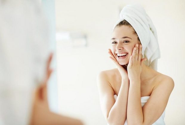 DUHET SHMANGUR…/ Ja çfarë duhet të dini përpara se të bëni një pastrim fytyre