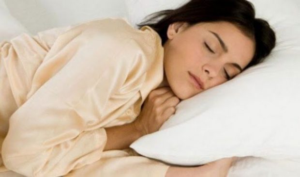 Zbuloni se si ndikojnë shtatë orë gjumë tek shëndeti i zemrës