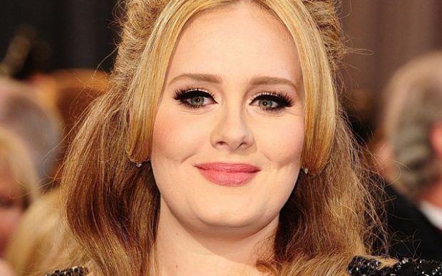 45 KILOGRAMË MË PAK/ Vështirë ta njihni Adele me pamjen e re (FOTO)