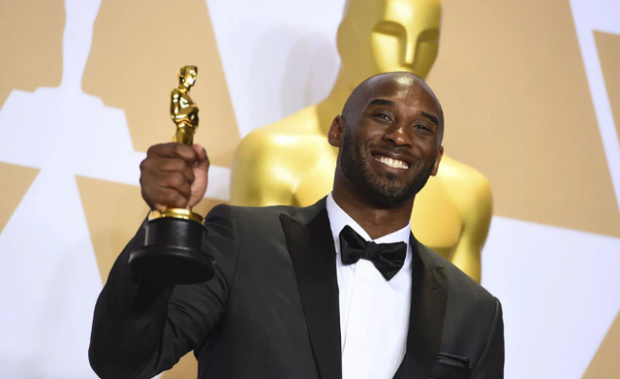 “OSCARS 2020″/ Regjisori amerikan nderon Kobe Bryant në tapetin e kuq