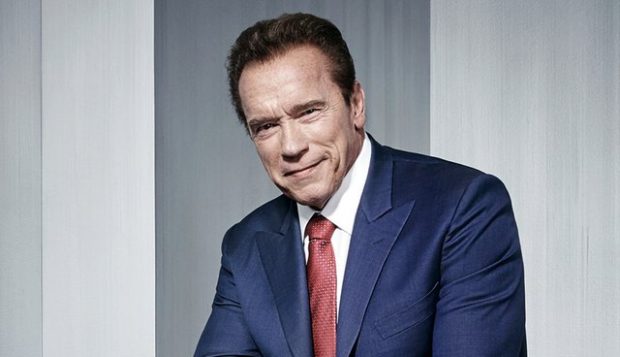 KORONAVIRUSI/ Arnold Schwarzenegger dhuron shumën e majme për luftën ndaj COVID-19