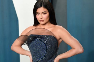 NUK ËSHTË MË E NDJEKURA DHE MË E PAGUARA/ Kush e rrëzoi Kylie Jenner nga “froni” i Instagram-it?