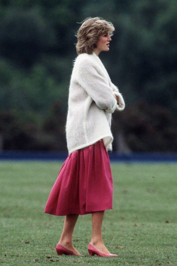VESHJET QË PO RIKTHEHEN SËRISH NË KOHË/ Këto janë 6 stilet e veçanta të Lady Diana-s që do i preferoni patjetër