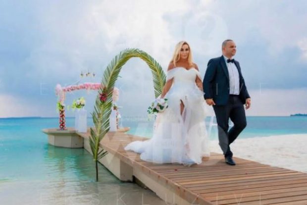 PUSHIME ROMANTIKE/ Fjolla dhe Fisnik u martuan në Maldive dhe publikojnë pamjet janë përrallore (FOTO)