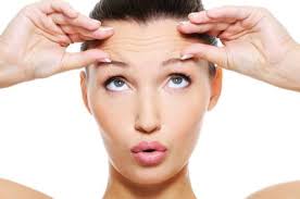 VËMËNDJE! 10 ushtrimet që mund të përmirësojnë pamjen e fytyrës suaj pa bërë ndërhyrje kirurgjikale