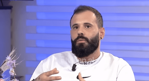 “JAM ZHIGOLO”/ I riu shqiptar akuzon moderatoren e njohur: Më kërkoi të gënjeja…