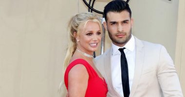 “PO ZHVISHET KUDO”/ Fansat kritikojnë bashkëshortin e Britney Spears: Ndihmo gruan tënde, pastaj Iranin