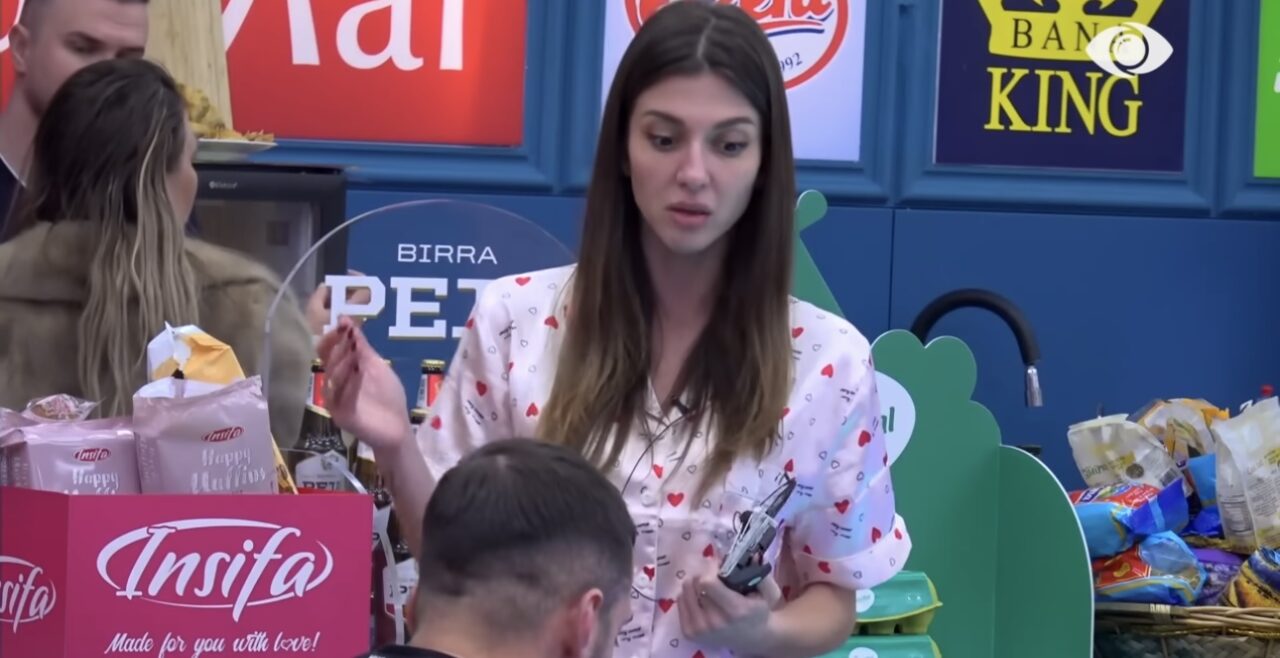 “TA FUTA ME SHAPKË SURRATIT”/ Loredana nxehet keq me Jozin: Re pre e një halabaku…