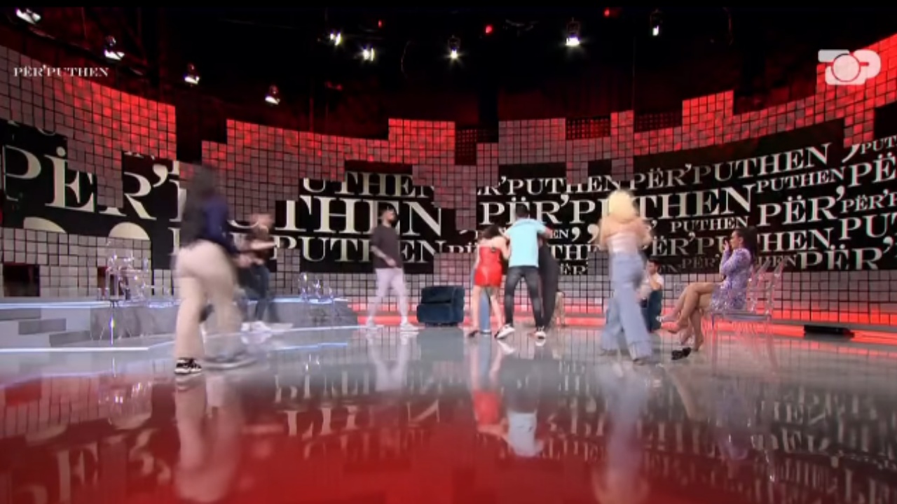 SHOKUESE/ Përplasje fizike mes konkurrenteve në “Për’puthen” (VIDEO)