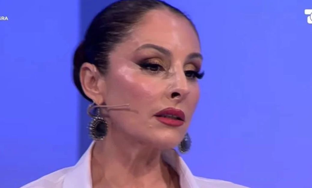 NDARJA NGA BASHKËSHORTI/ Enada Hoxha ka një mesazh për tradhtinë: Atyre që shkaktojnë ndarjen e familjeve…