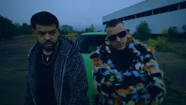 “E DU DHE UNË NJË KSHU”/ Noizy tallet me Mozzik për orët luksoze