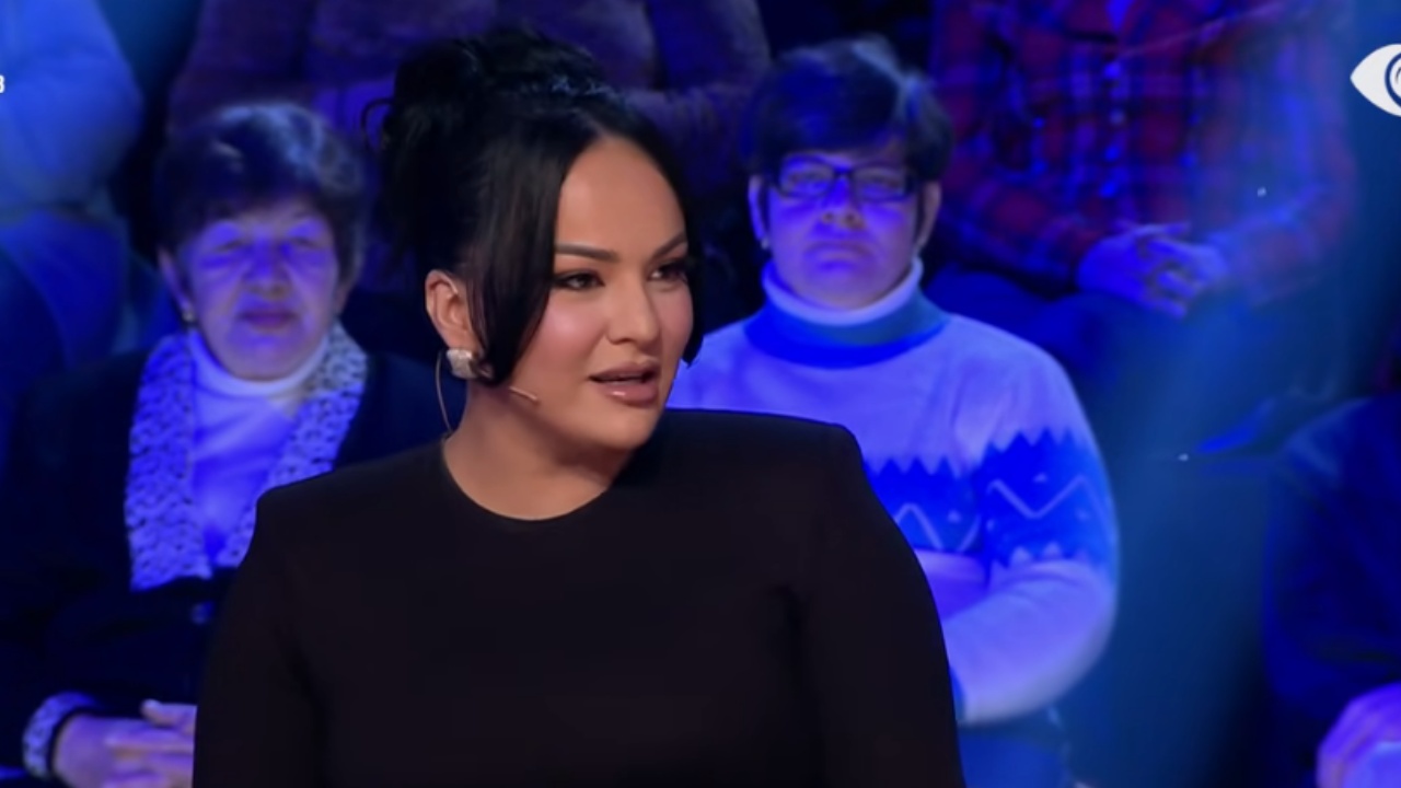 XHODI E LIDHUR JASHTË? Deklarata e Sara Gjordenit bën lëmsh studion: Vura një tendencë për t’a afruar me…