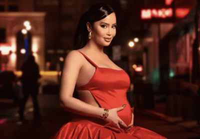 “DASKANI DO BËHET ME MOTËR OSE VËLLA”/ Dafina Zeqiri surprizon fansat në koncertin në Tiranë