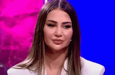 “SA BUKUR FLET ZONJA E NDERUAR”/ Kiara Tito publikon mesazhet denigruese