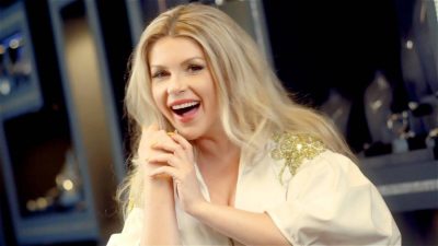 “MË LININ TE SHKALLËT E RADIOS”/ Silva Gunbardhi zbulon si nisi lufta për një vend në muzikë